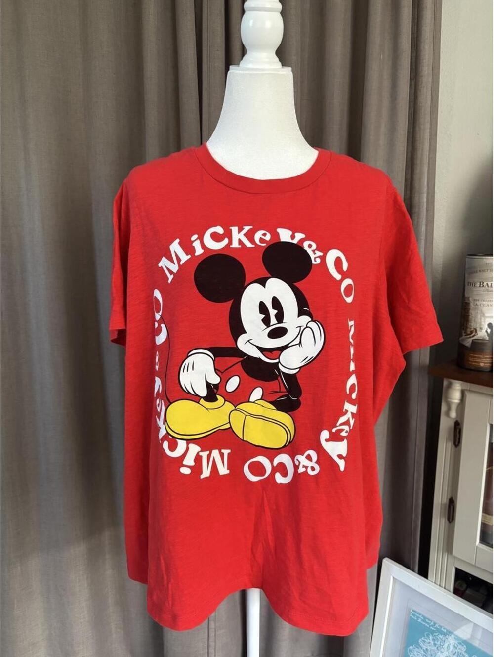 Disney Mickey & Co Red Retro Graphic T-Shirt Women’s Plus Size 1X ♥️